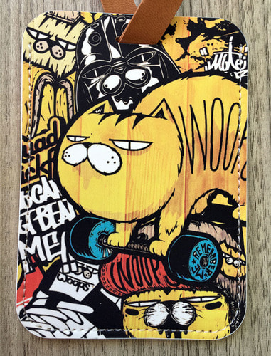 [돌돌] WOOPS-LUGGAGE TAG-05 스케이트보드 타는 고양이 웁스 캐릭터 그래픽 디자인 여행 가방 캐리어 네임택 러기지택 캐리어택 이름표 